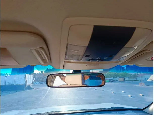 Car image 33