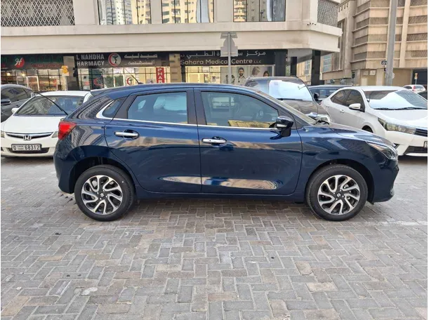 Car image 4