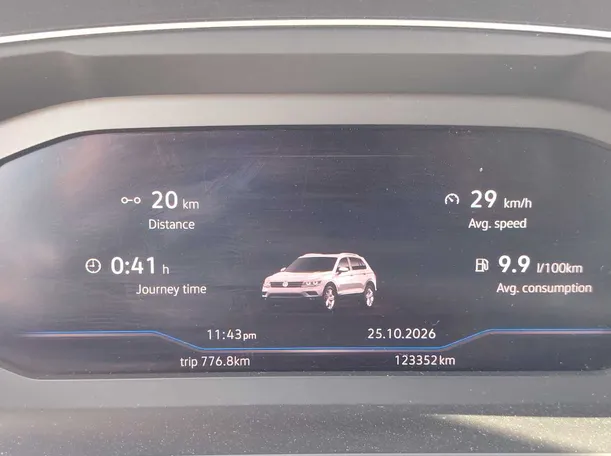 Car image 26