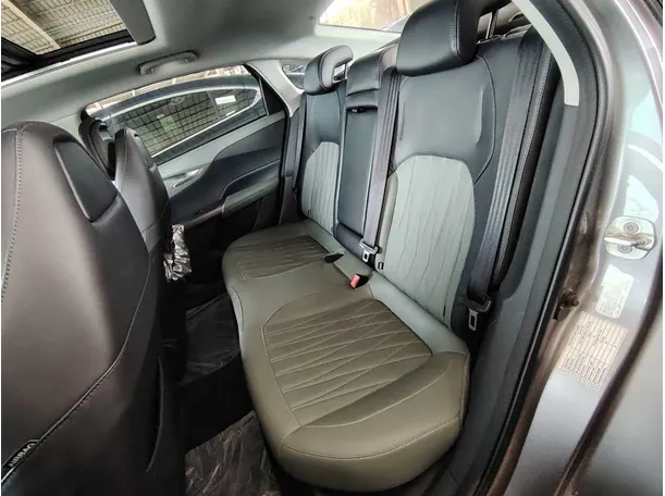 Car image 21