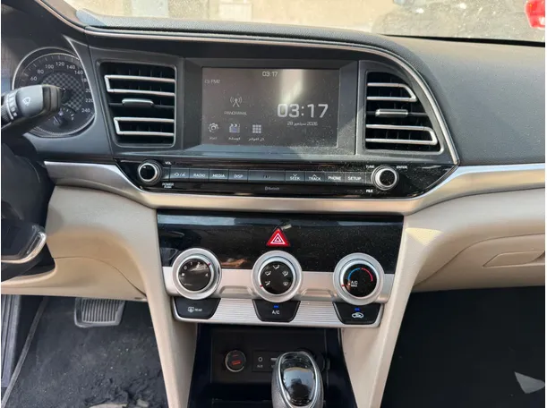 Car image 16