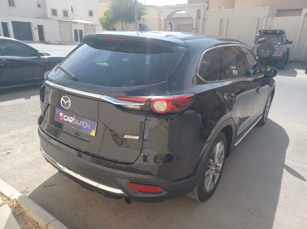 Car image 5
