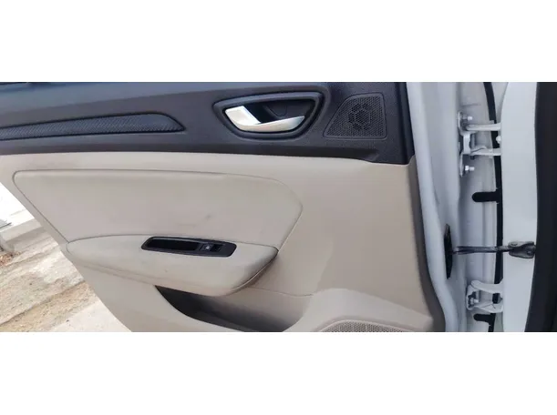 Car image 28