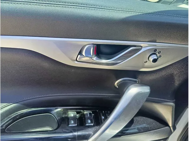 Car image 36