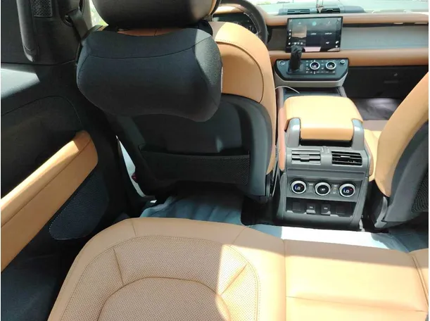 Car image 36