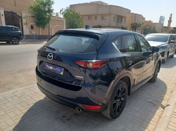 Car image 5