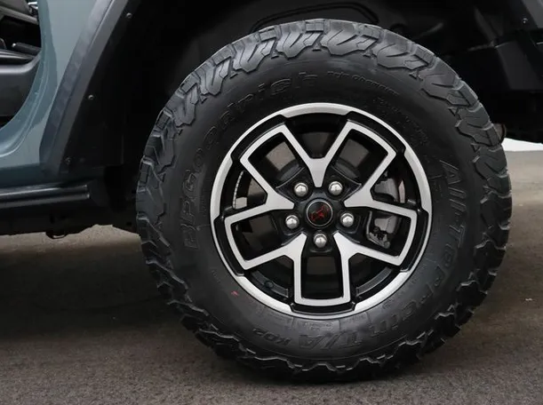 Car image 7