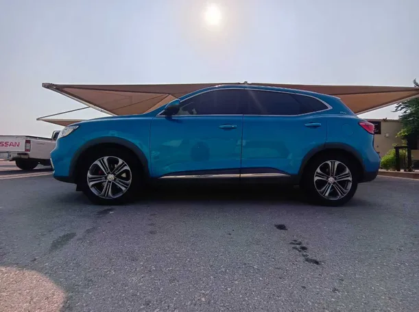Car image 9