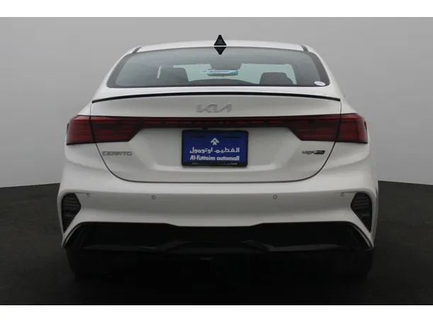 Car image 12