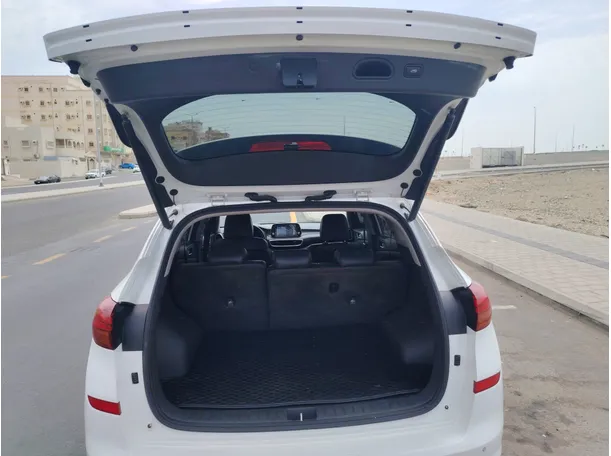 Car image 24
