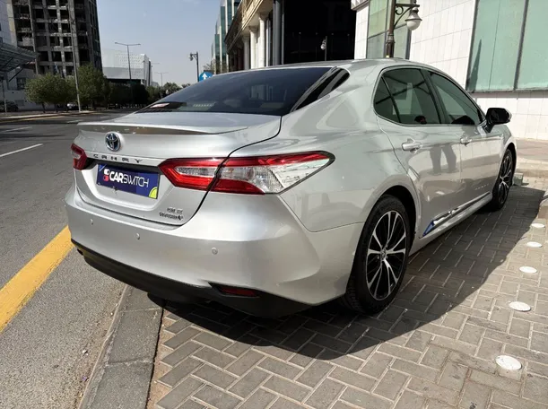 Car image 5