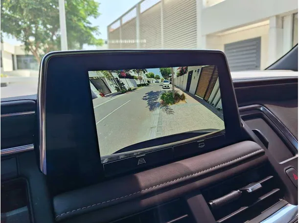 Car image 18