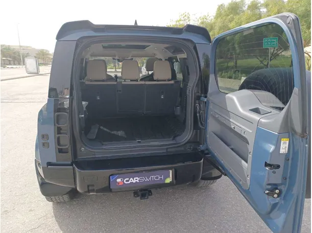 Car image 19