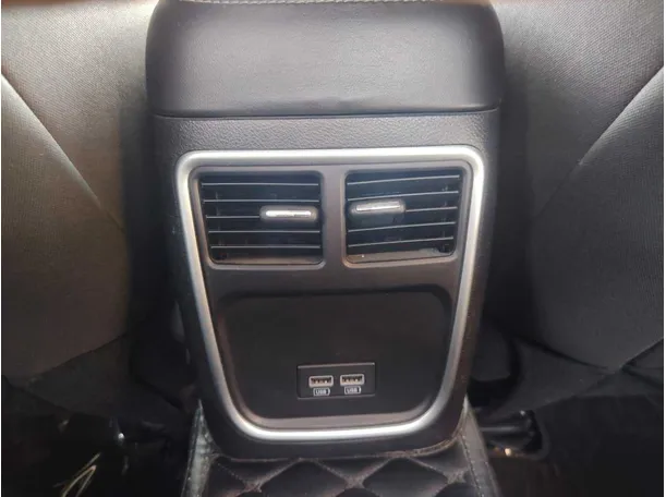 Car image 29