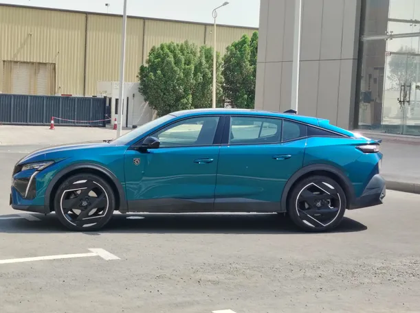 Car image 8