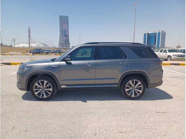 Car image 8