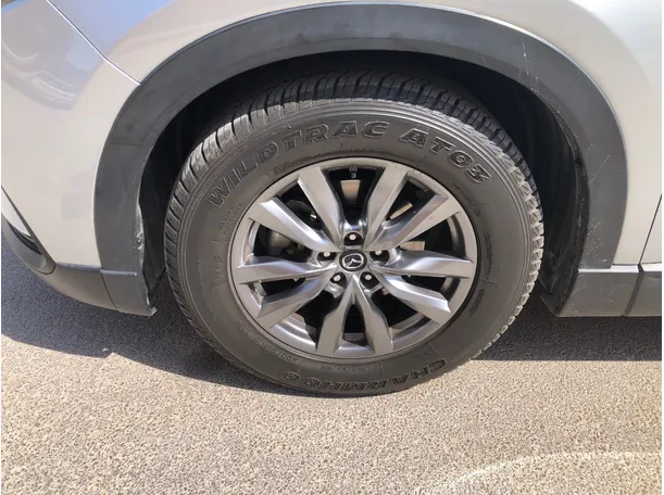 Car image 10