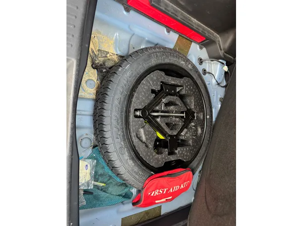 Car image 20