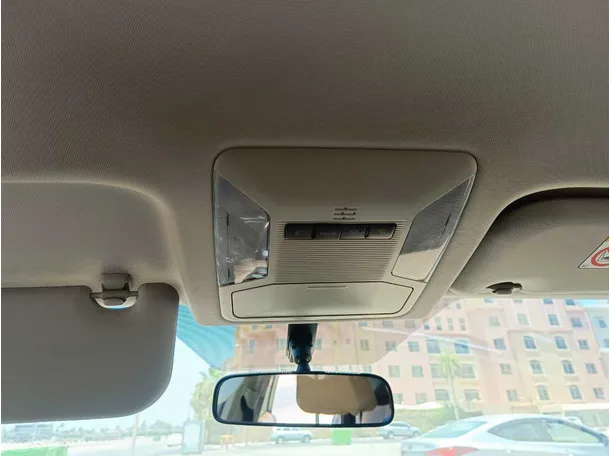 Car image 26