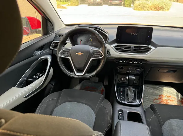 Car image 19