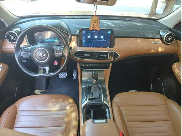 Car image 15