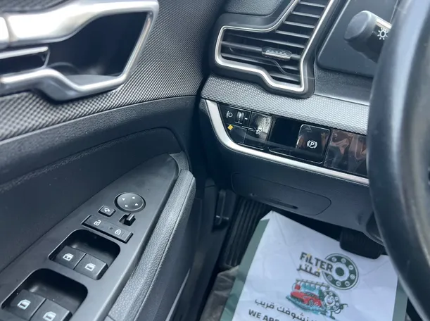 Car image 23