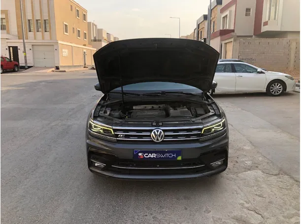 Car image 24