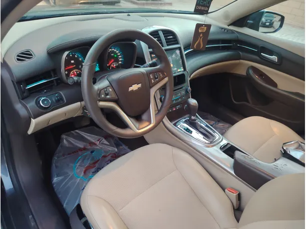 Car image 12