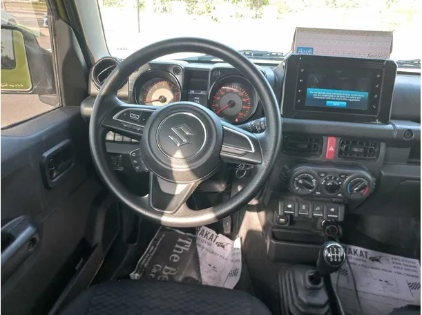 Car image 17