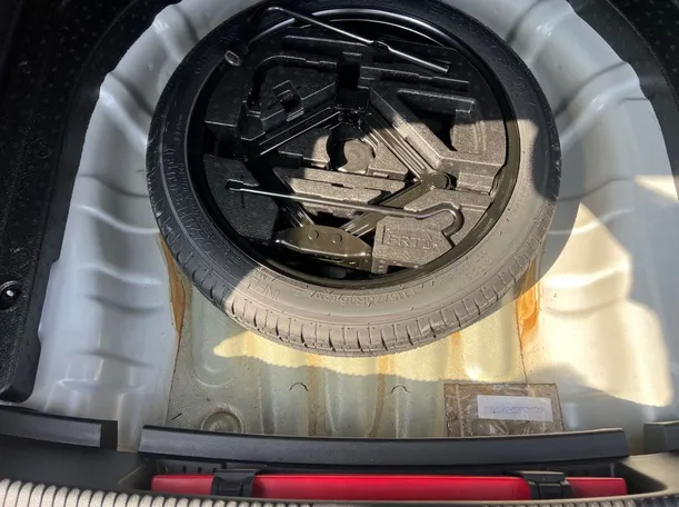 Car image 23