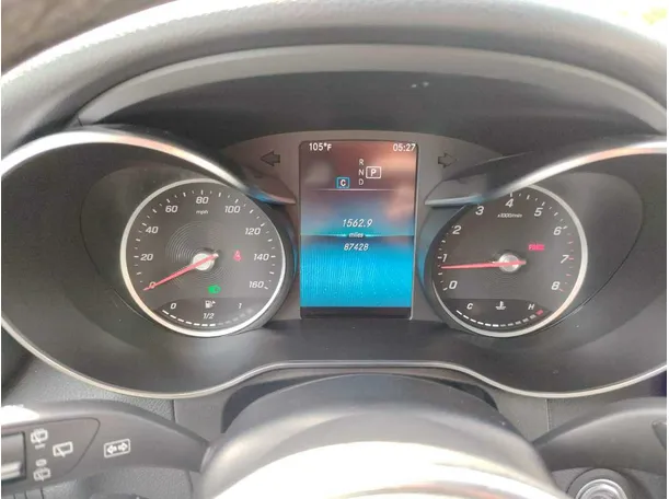 Car image 27
