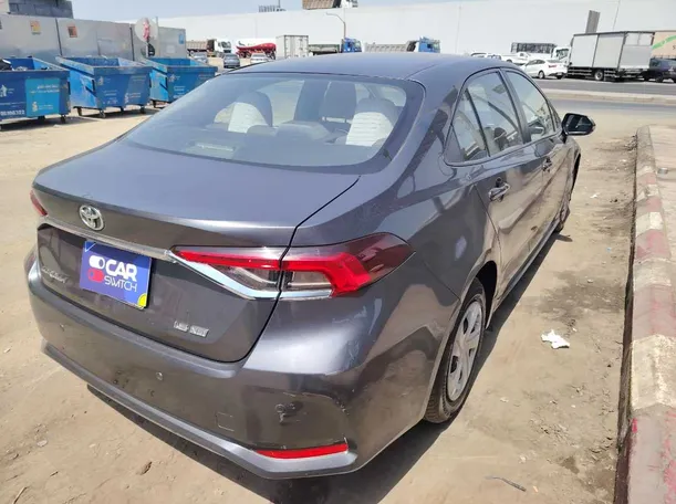 Car image 5