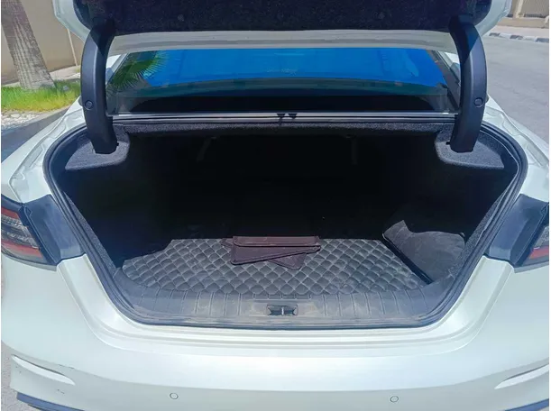 Car image 33