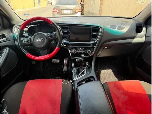 Car image 14