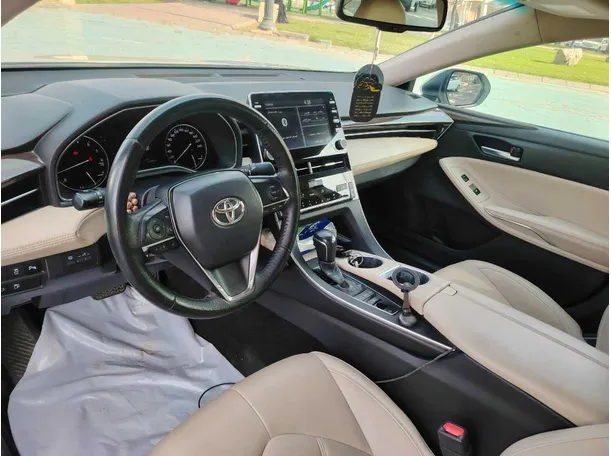 Car image 14