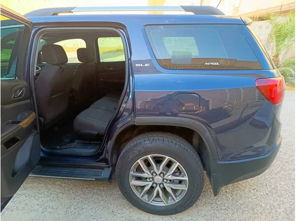 Car image 14