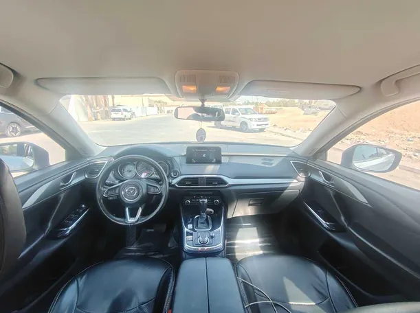 Car image 18