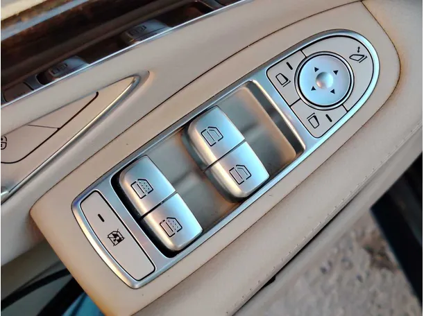 Car image 33