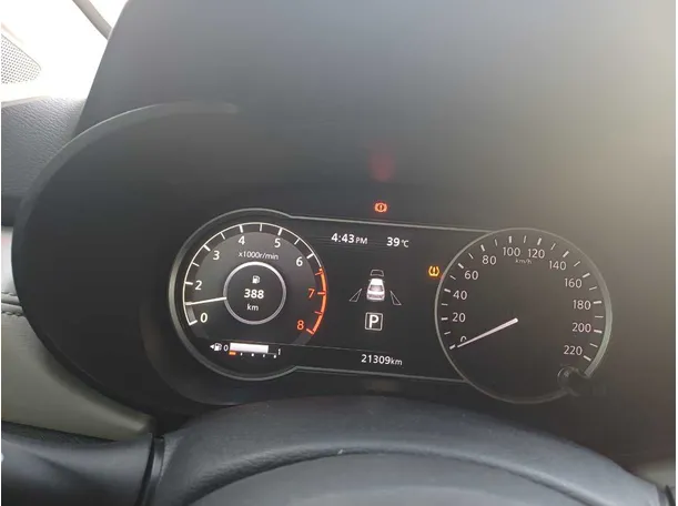 Car image 18