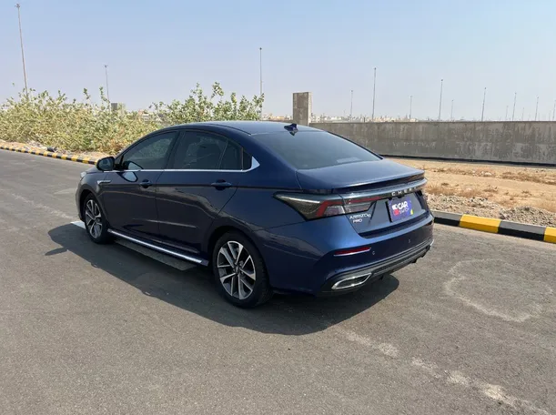 Car image 7