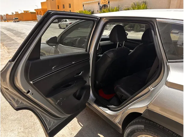 Car image 13