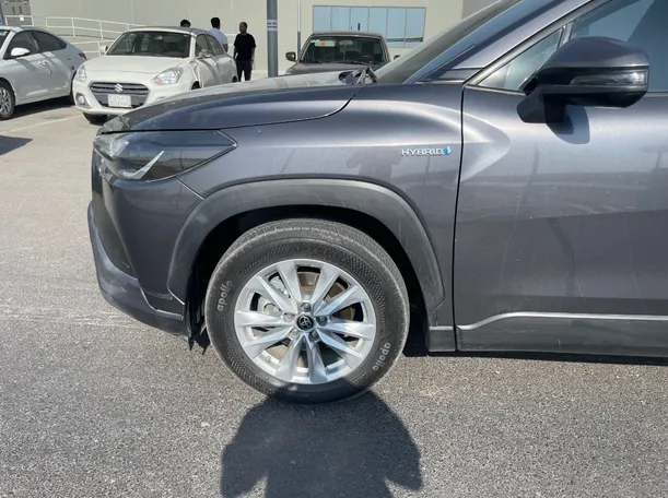 Car image 9