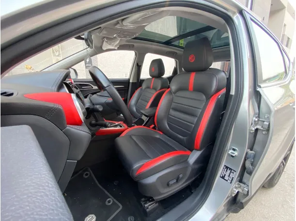 Car image 10