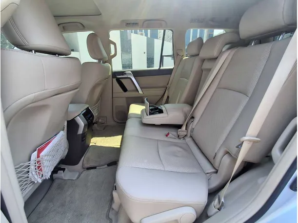 Car image 13