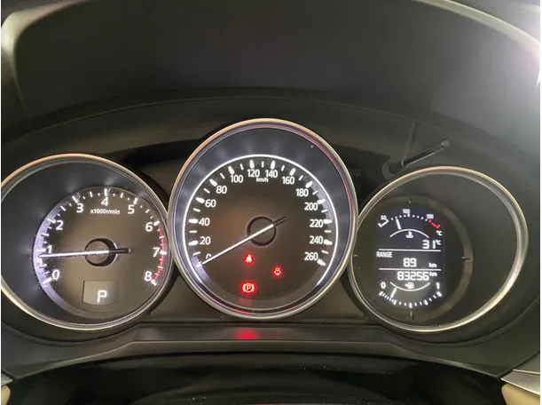Car image 16