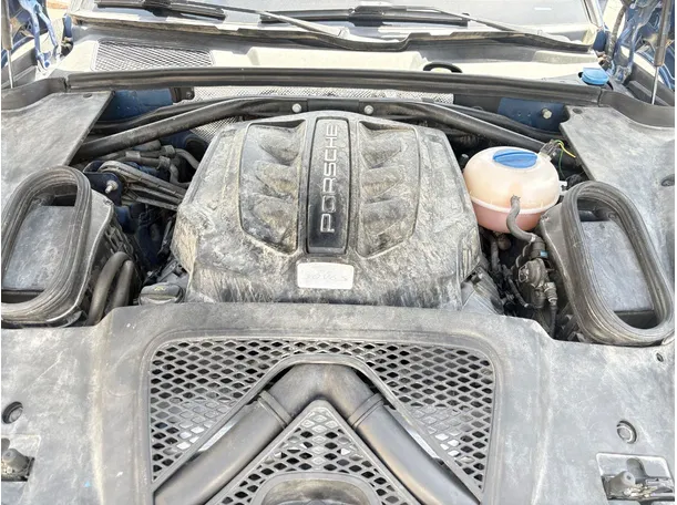 Car image 26