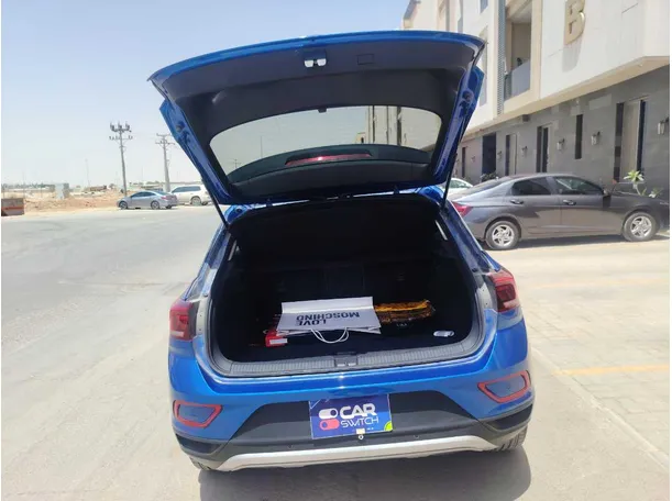 Car image 20