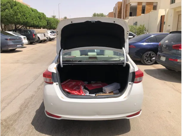 Car image 20