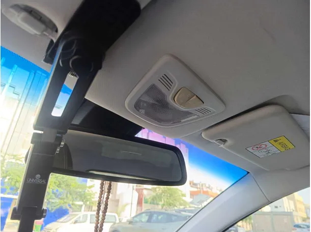 Car image 27