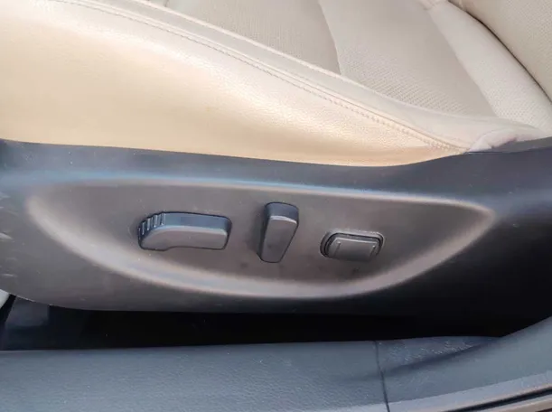 Car image 28